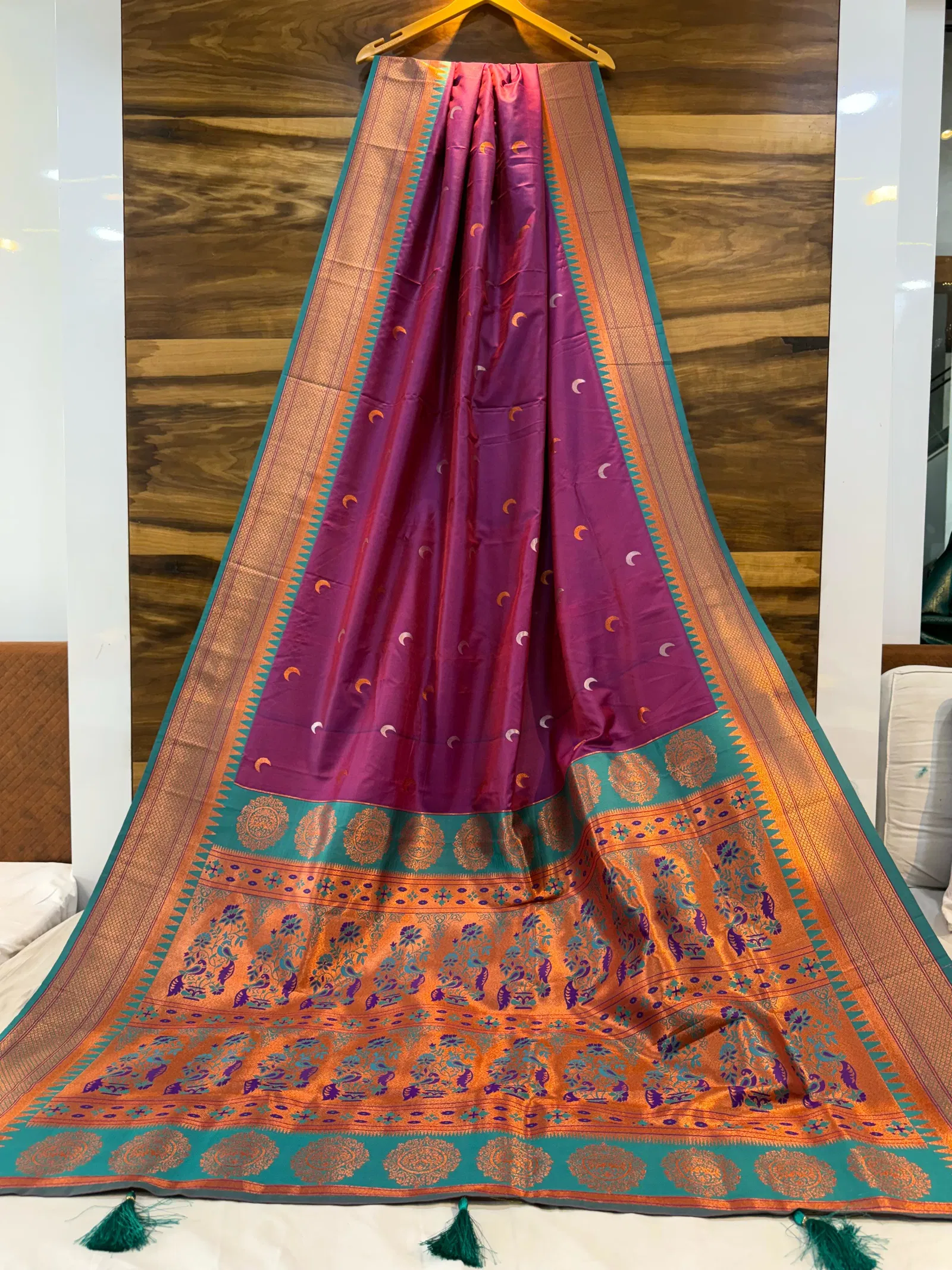 Chandrakor Paithani Soft Silk Non Catalog Saree Wholesale Shop In Surat